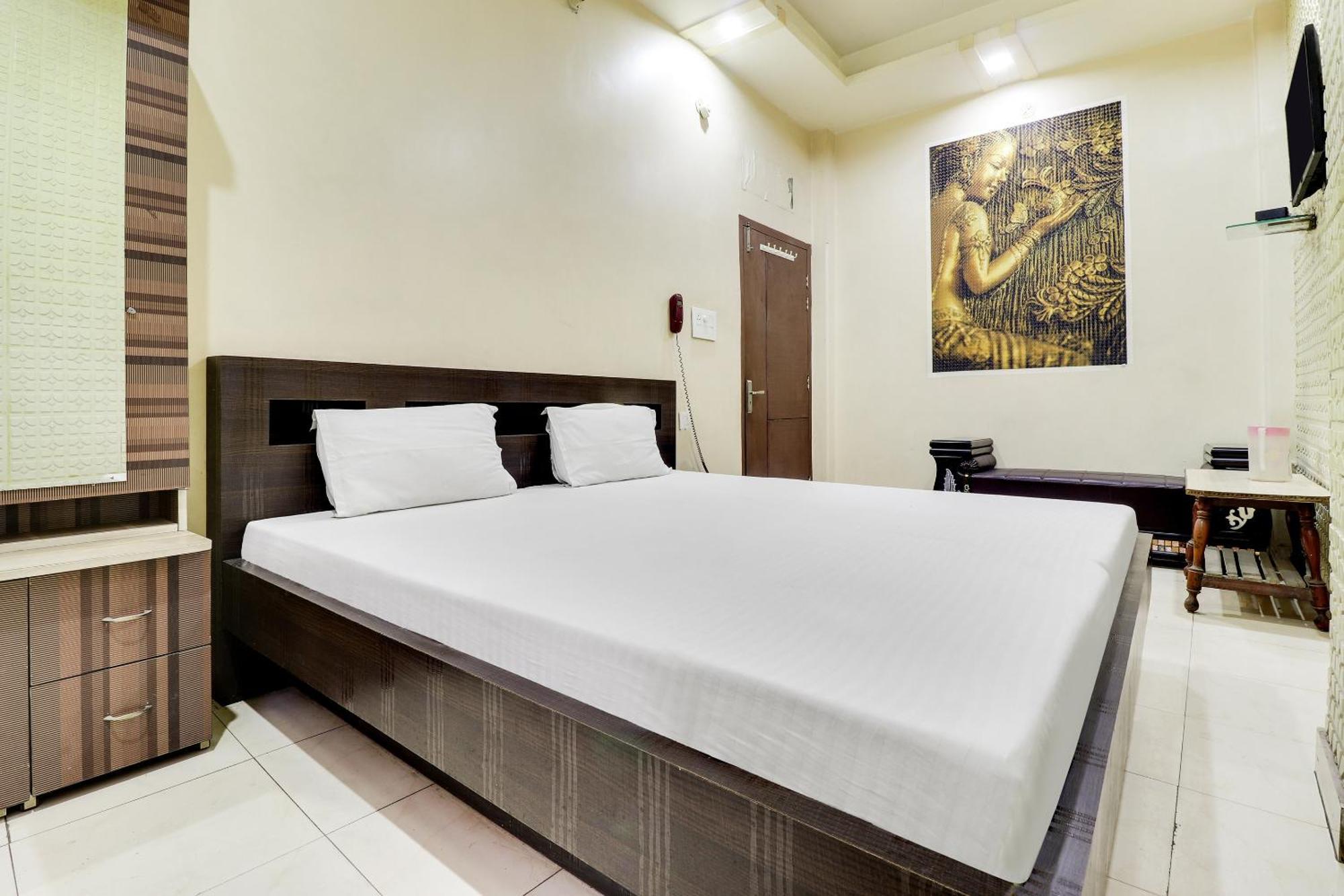 SPOT ON 40076 Hotel Sunny Bhairaun Ghāt Exterior foto