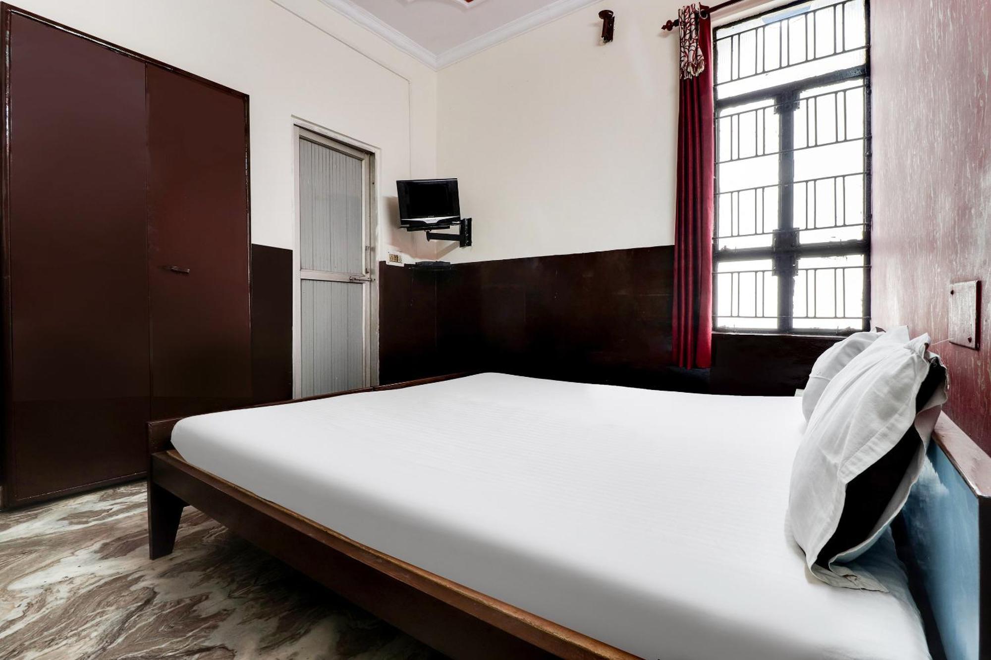 SPOT ON 40076 Hotel Sunny Bhairaun Ghāt Exterior foto