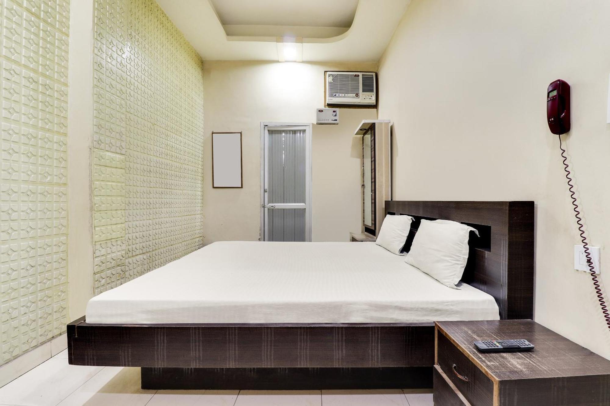 SPOT ON 40076 Hotel Sunny Bhairaun Ghāt Exterior foto