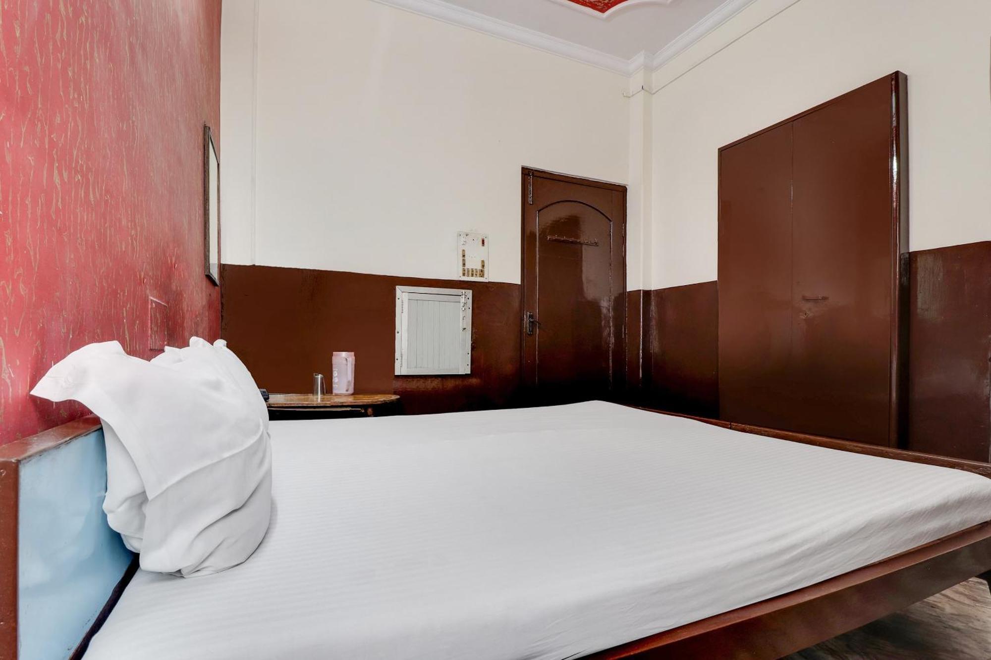 SPOT ON 40076 Hotel Sunny Bhairaun Ghāt Exterior foto