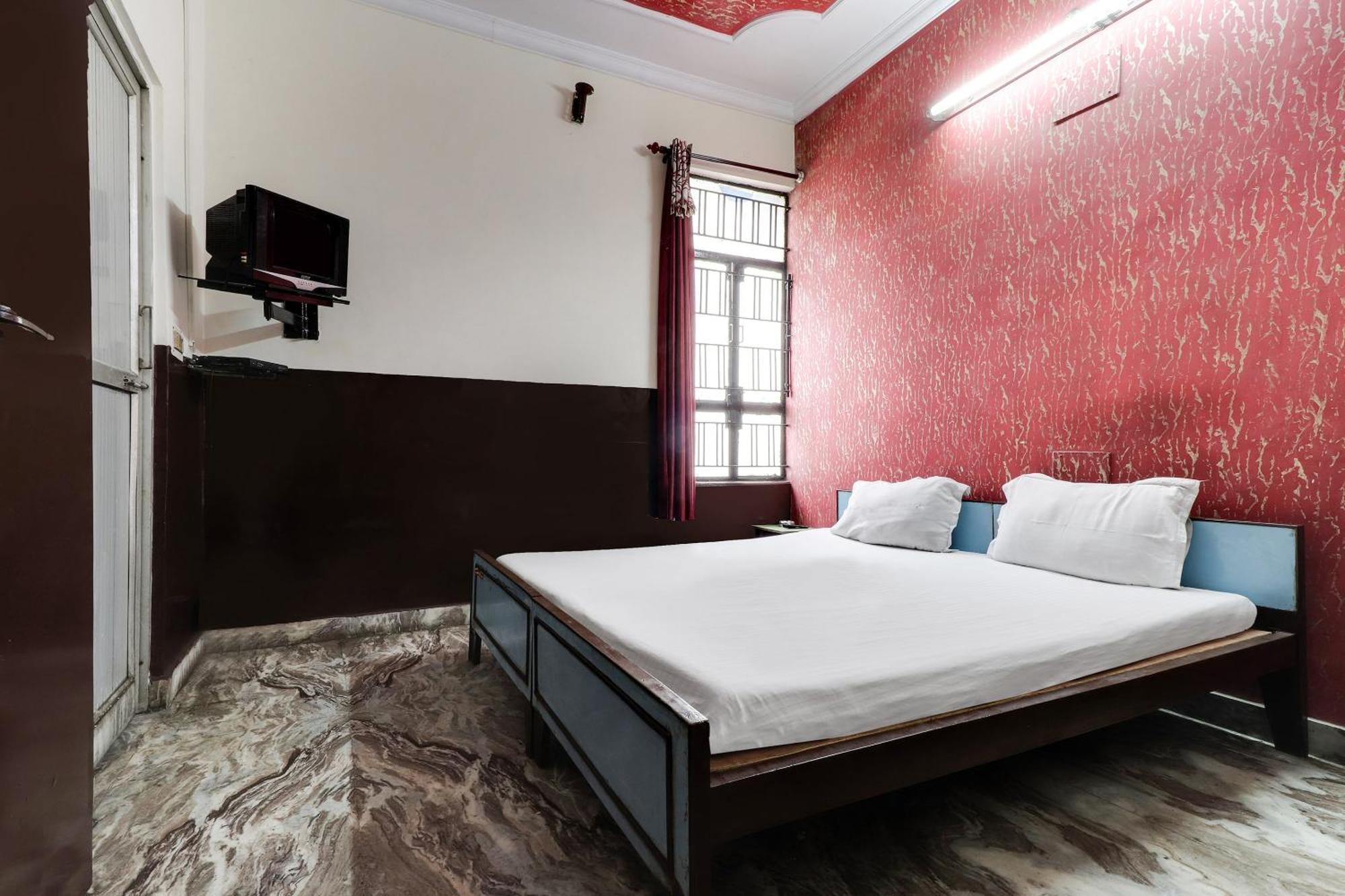 SPOT ON 40076 Hotel Sunny Bhairaun Ghāt Exterior foto
