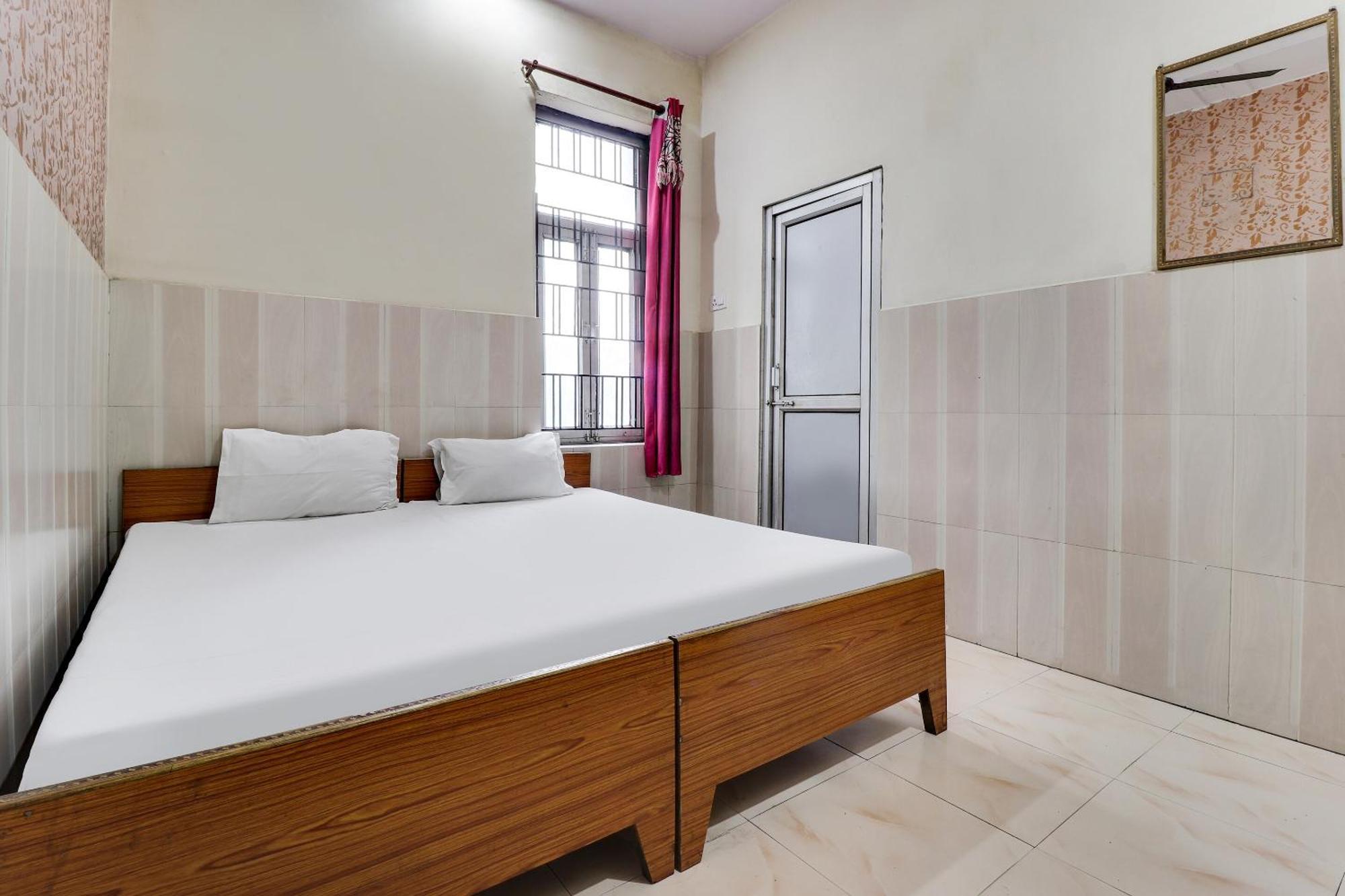 SPOT ON 40076 Hotel Sunny Bhairaun Ghāt Exterior foto