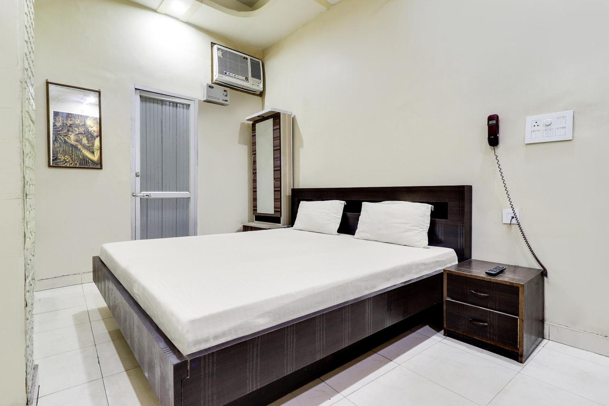 SPOT ON 40076 Hotel Sunny Bhairaun Ghāt Exterior foto