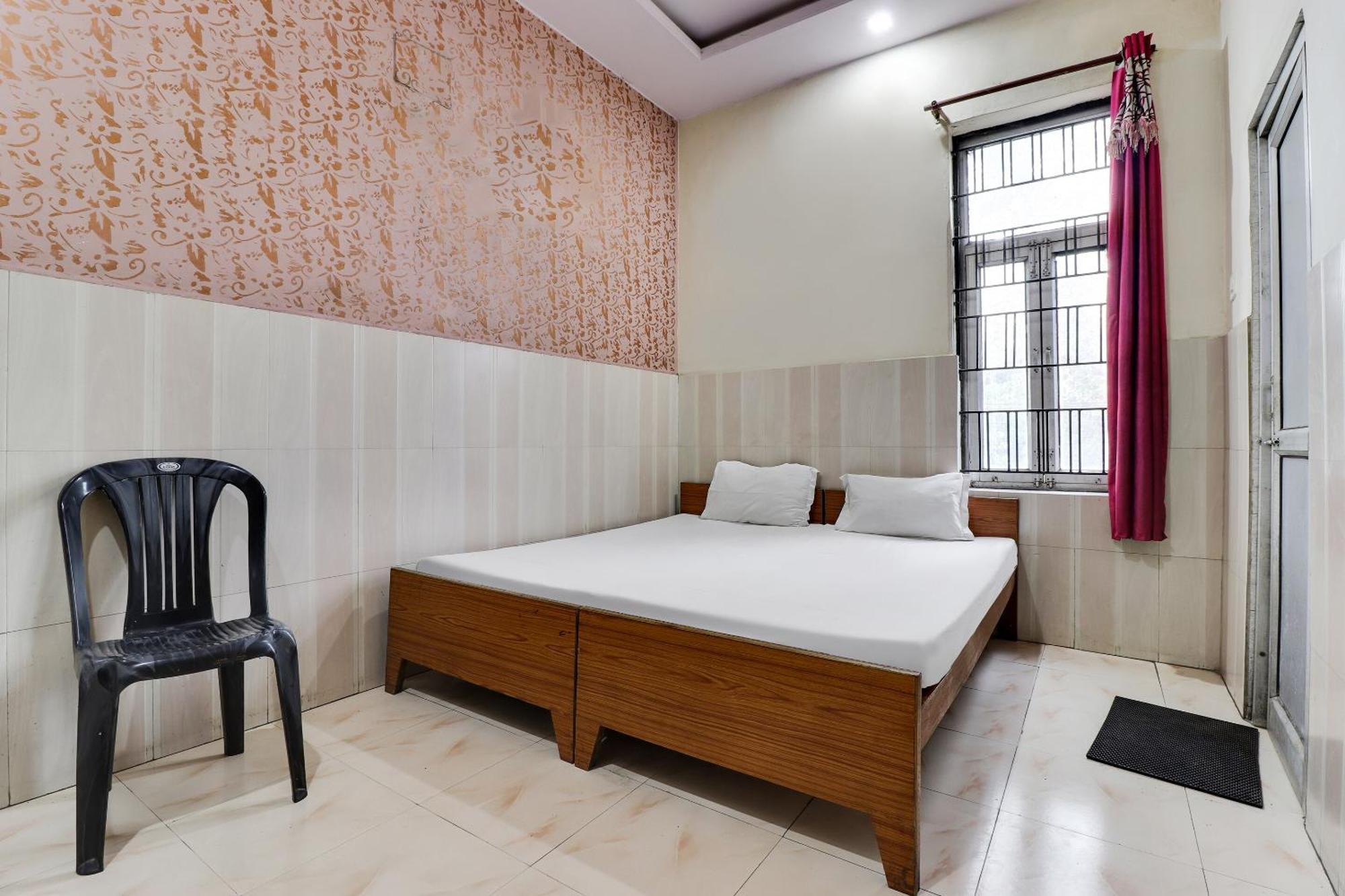 SPOT ON 40076 Hotel Sunny Bhairaun Ghāt Exterior foto